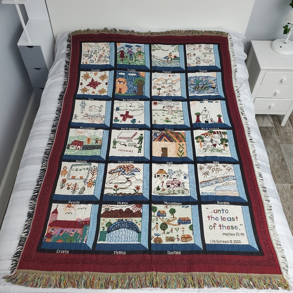 CROWN CRAFTS Life Outreach 2000 Throw
